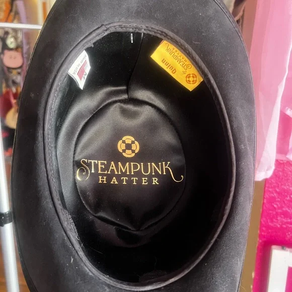 Steampunk hatter M Quinn - Picture 9 of 11